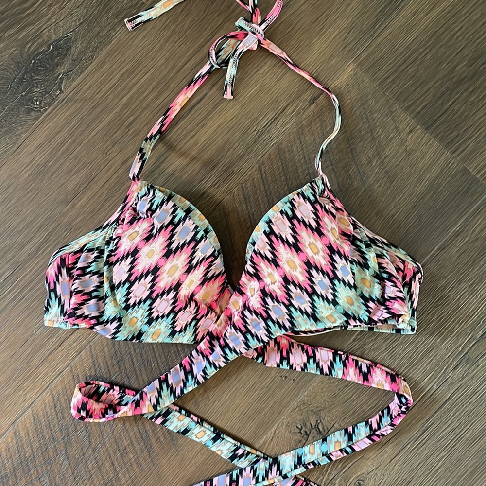 VS bikini - Picture 2 of 7